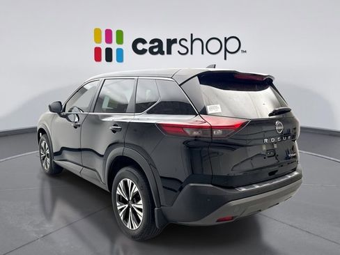 Used 2023 Nissan Rogue SV image 3