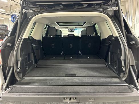 Certified 2026 Lincoln Navigator Reserve AWD/4WD image 32