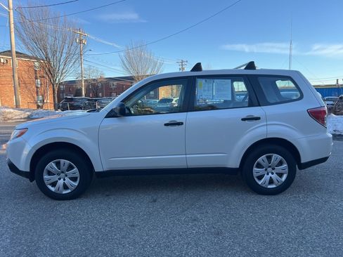 Used 2010 Subaru Forester 2.5X image 2