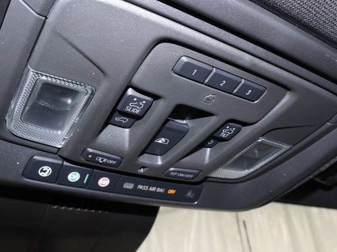 Used 2024 Chevrolet Silverado 2500 ZR2 w/ Technology Package image 32