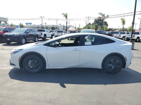 New 2026 Toyota Prius SE image 6