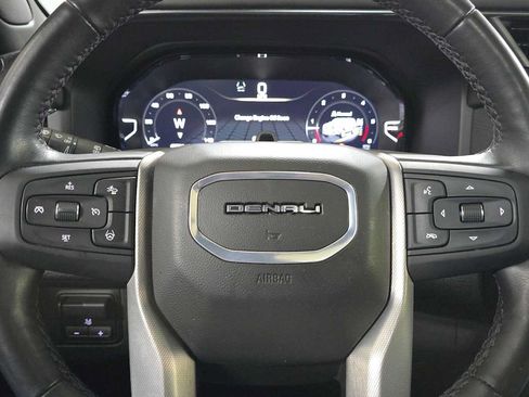 Used 2024 GMC Yukon Denali w/ Advanced Technology Package AWD/4WD image 30