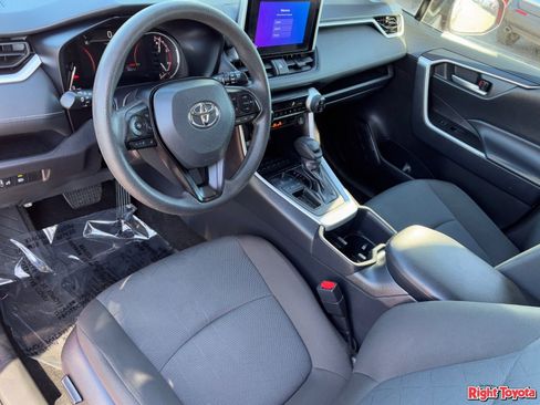 Certified 2025 Toyota RAV4 XLE FWD image 19