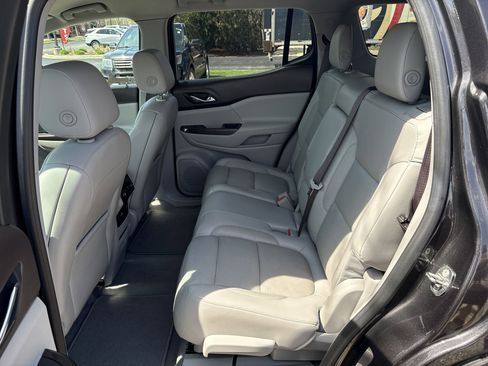 Used 2018 GMC Acadia SLT FWD image 12