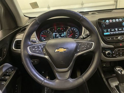 Used 2018 Chevrolet Equinox Premier FWD image 3