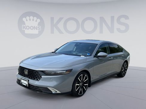 Used 2024 Honda Accord Touring image 5