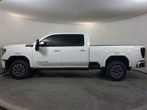 Used 2024 GMC Sierra 2500 AT4 w/ AT4 Premium Plus Package image 3