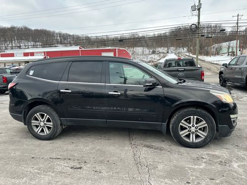 Used 2016 Chevrolet Traverse LT image 4