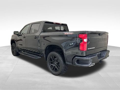 Used 2025 Chevrolet Silverado 1500 LT Trail Boss w/ Convenience Package II AWD/4WD image 3