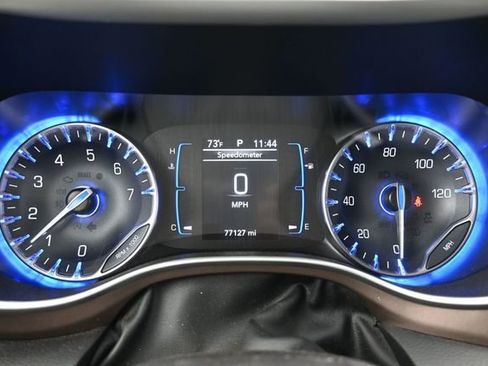Used 2022 Chrysler Voyager LX FWD image 40