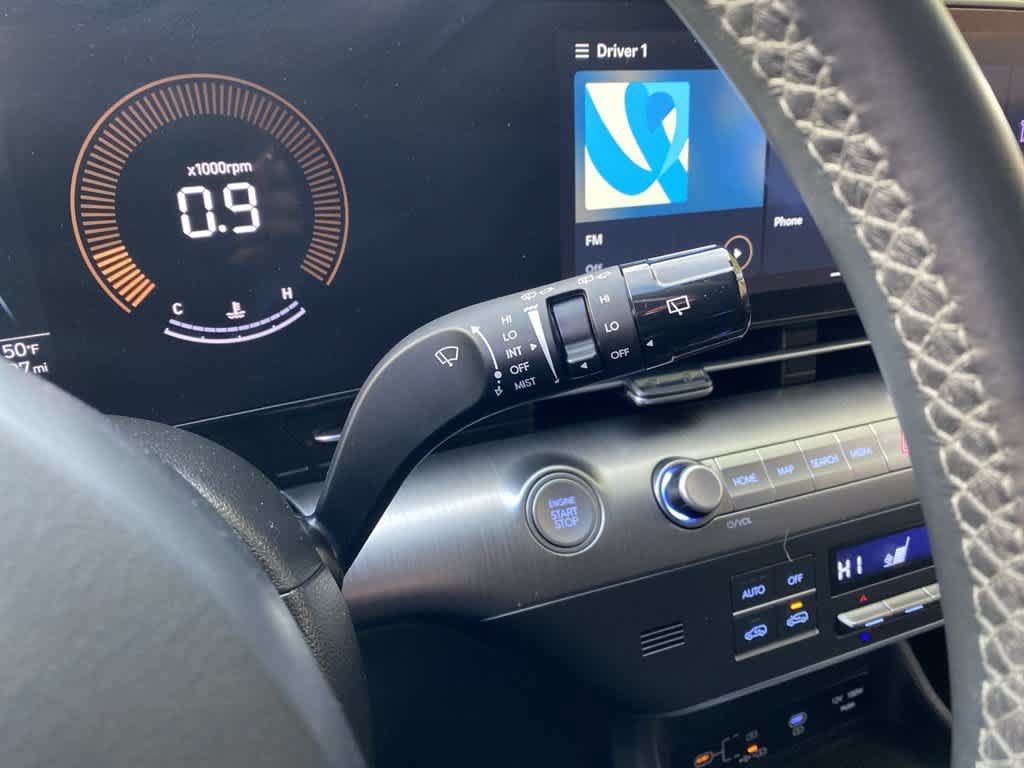 Used 2025 Hyundai Kona SEL FWD image 21