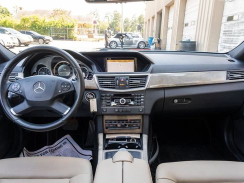 Used 2011 Mercedes-Benz E 350 4MATIC Sedan image 15
