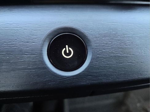 Used 2025 Nissan Ariya Platinum image 18