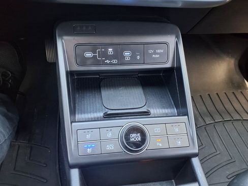Used 2024 Hyundai Kona Limited FWD image 25