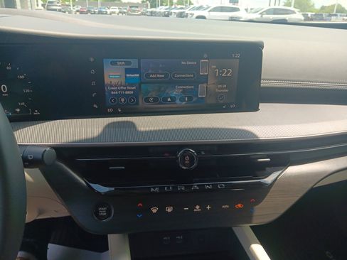 Used 2025 Nissan Murano SV FWD image 13