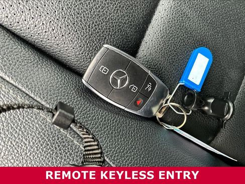 Used 2025 Mercedes-Benz GLS 450 4MATIC image 35