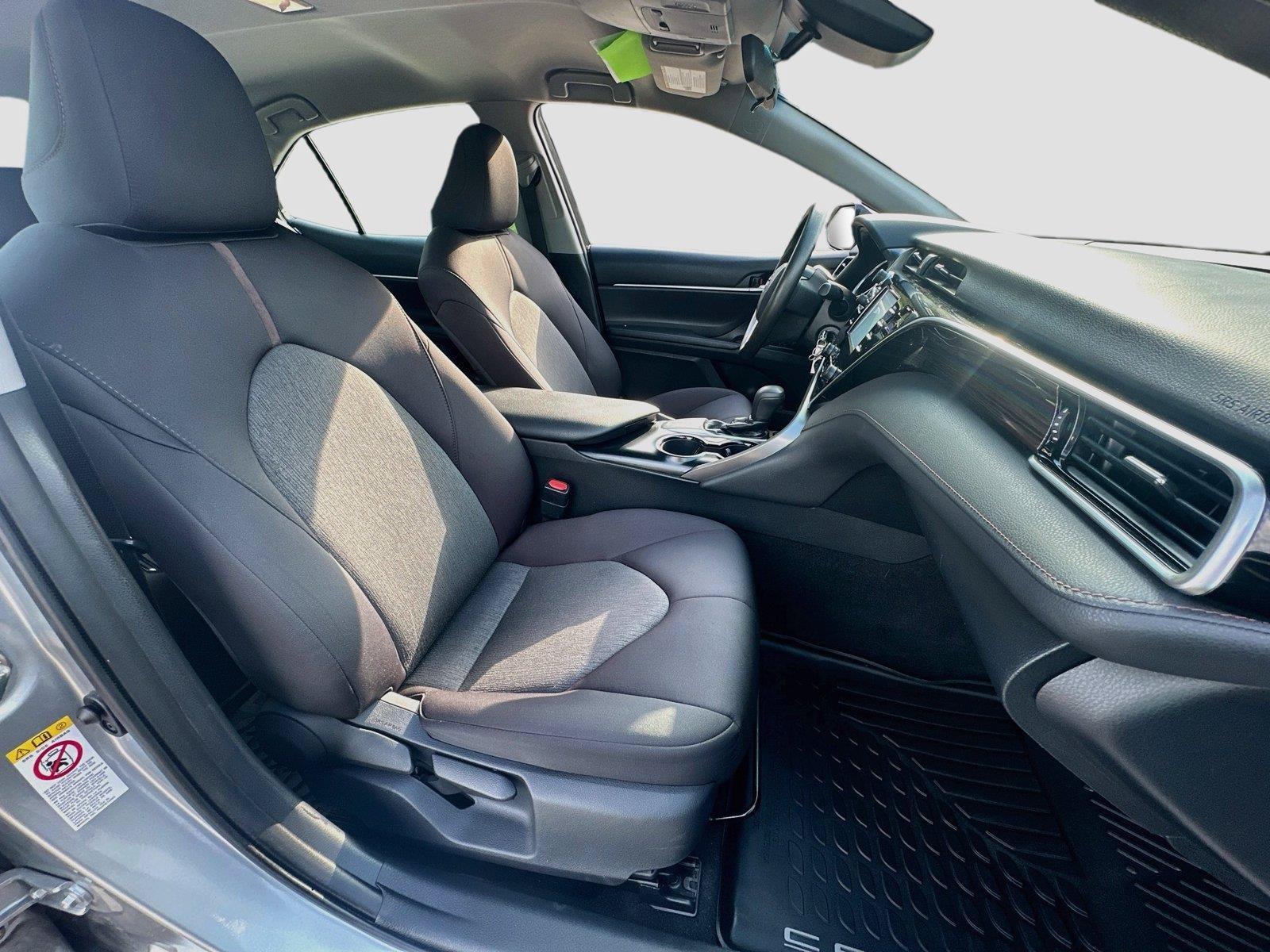 Used 2018 Toyota Camry LE FWD image 26