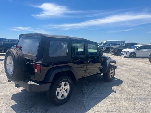 Used 2017 Jeep Wrangler Unlimited Sport AWD/4WD image 6
