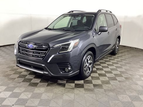 Used 2022 Subaru Forester Premium image 5