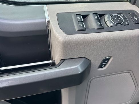 Used 2017 Ford F250 XLT w/ XLT Premium Package image 13