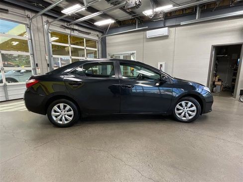 Used 2016 Toyota Corolla LE FWD image 6