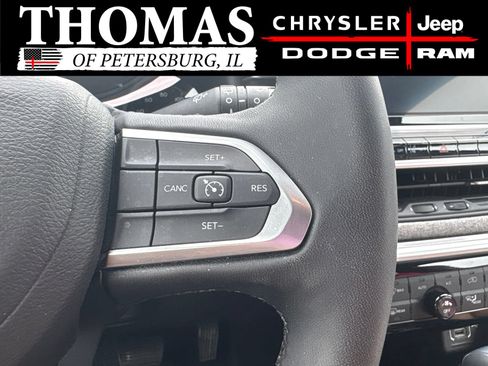 Used 2025 Jeep Compass Latitude w/ Convenience Group AWD/4WD image 15