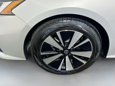 Used 2022 Nissan Altima 2.5 SV AWD/4WD image 13