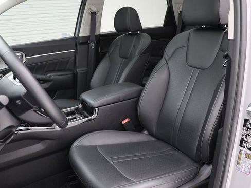 Used 2023 Kia Sorento SX image 16