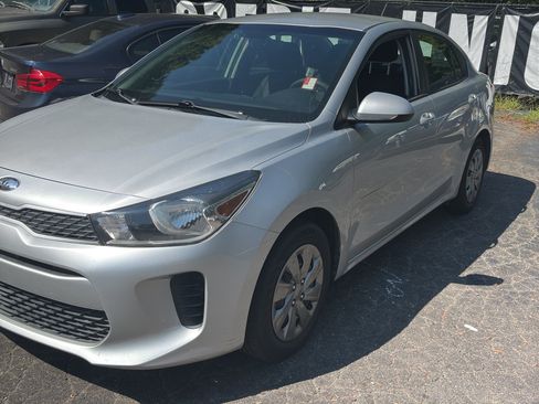 Used 2019 Kia Rio S FWD image 2