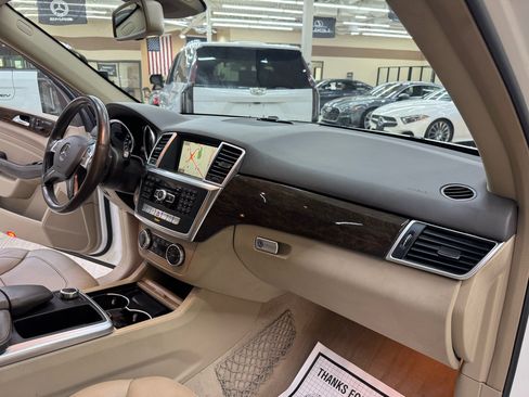 Used 2014 Mercedes-Benz ML 350 2WD w/ Premium 1 Package image 39
