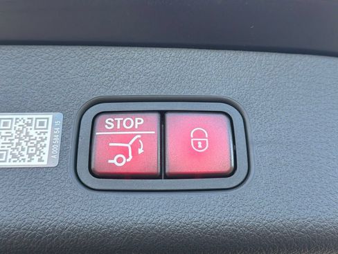 Certified 2025 Mercedes-Benz GLC 350e 4MATIC image 17