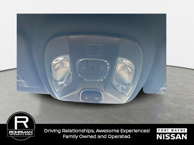Used 2023 Jeep Compass Trailhawk w/ Sun and Sound Group AWD/4WD image 18