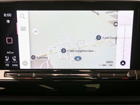 Used 2025 Volkswagen Atlas Cross Sport SEL R-Line image 31