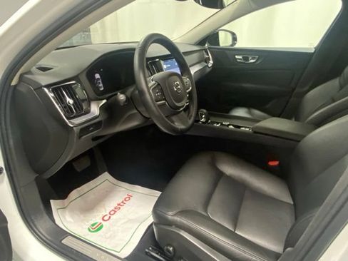 Used 2025 Volvo S60 B5 Core FWD image 10