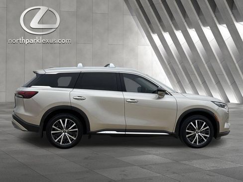 Used 2024 INFINITI QX60 Sensory w/ Vision Package FWD image 4