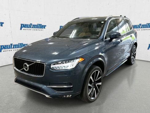 Used 2018 Volvo XC90 T6 Momentum w/ Convenience Package image 1