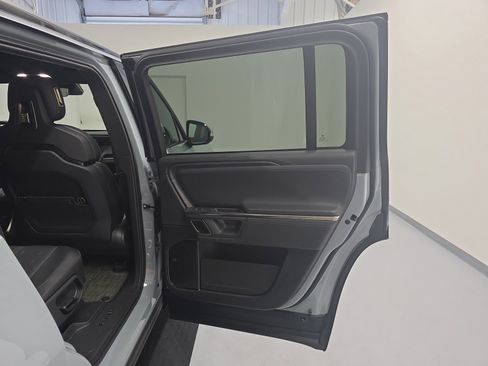 Used 2024 Rivian R1S Adventure image 19