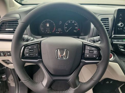 Certified 2026 Honda Odyssey EX-L image 16