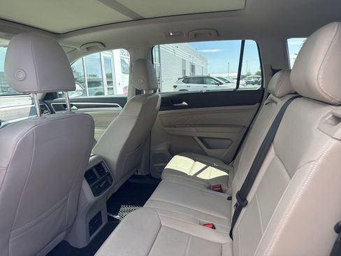 Used 2023 Volkswagen Atlas SE w/ Panoramic Sunroof Package AWD/4WD image 12