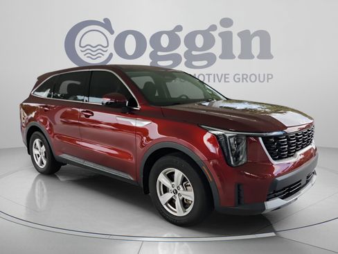 Used 2024 Kia Sorento LX FWD image 7