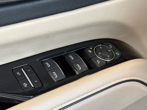 Certified 2024 Cadillac Escalade Premium Luxury image 11