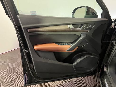 Used 2023 Audi Q5 2.0T Premium w/ Convenience Package image 23