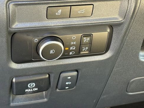 Used 2024 Ford Expedition Limited image 24