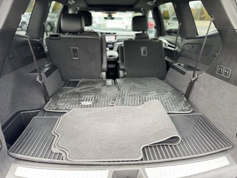 Used 2024 Cadillac XT6 Premium Luxury w/ Technology Package image 5