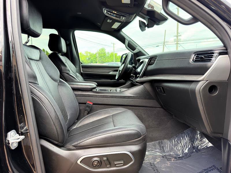 Used 2024 Jeep Wagoneer Series II AWD/4WD image 29
