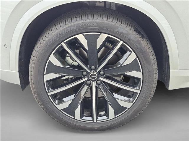 Certified 2026 Volvo XC90 B6 Plus w/ Protection Package Premier AWD/4WD image 24