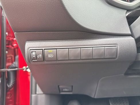 Used 2025 Toyota Corolla SE w/ SE Package image 18