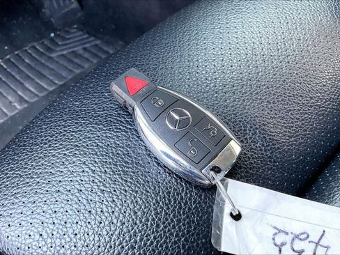 Used 2015 Mercedes-Benz C 300 Sedan image 11