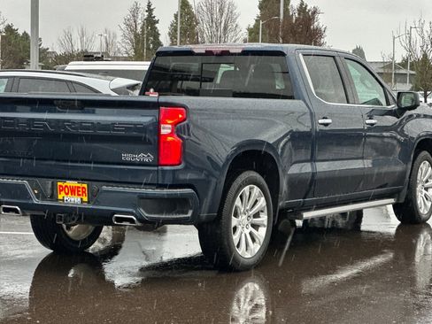 Used 2020 Chevrolet Silverado 1500 High Country w/ Technology Package image 4