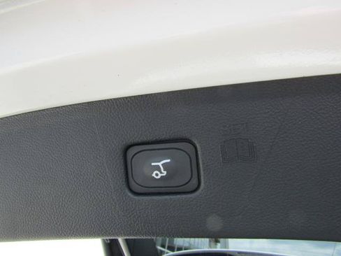 Used 2024 Ford Edge Titanium w/ Equipment Group 301A AWD/4WD image 15